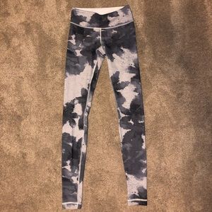 Lululemon gray camo leggings